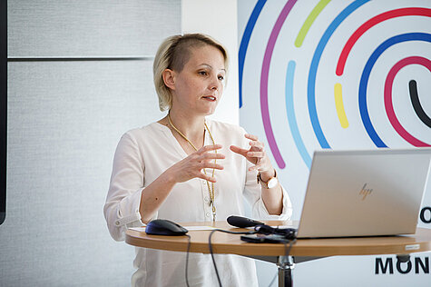 Steffi als Speakerin beim European Diversity Month.