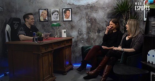 TV Interview Laura Peter LimeSoda Mitarbeiterin Laura Peter bei World of E-Sports