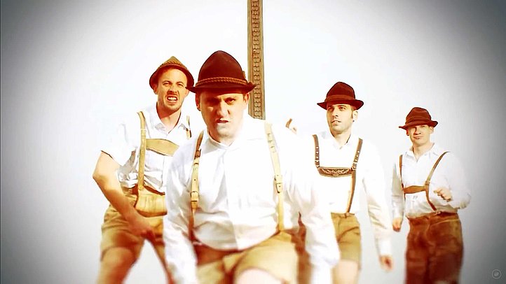 Die LimeSoda Geschäftsführung in Lederhosen